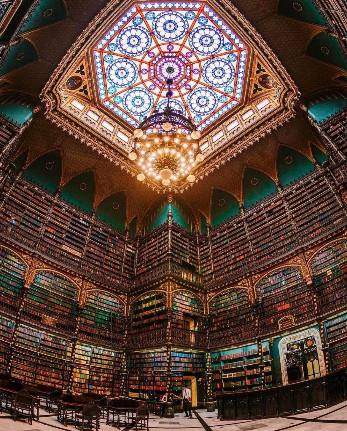Библиотека Королевского кабинета чтения Португалии в Рио-де-Жанейро